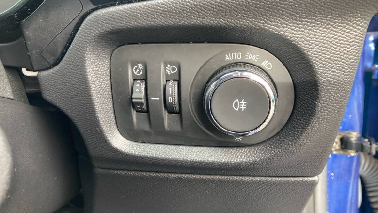 Vauxhall Corsa 1.2 SE 5dr Petrol Hatchback